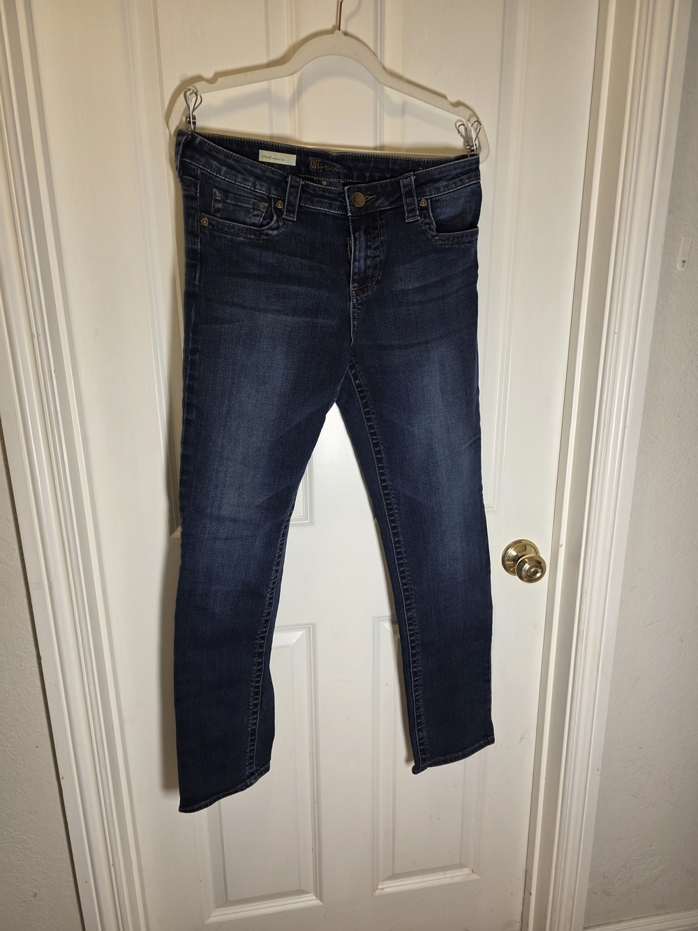 Kut from the Kloth Stevie Straight Leg Jeans - Indigo